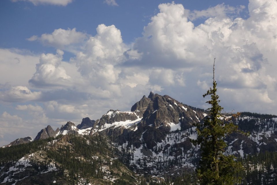  Little watchtower on the top of that mouintain.&nbsp; 