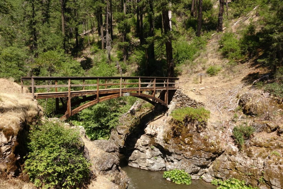  12:00pm. More bridge.&nbsp; Time for lunch. I'll be doing a post in the future on what I eat mostly. 